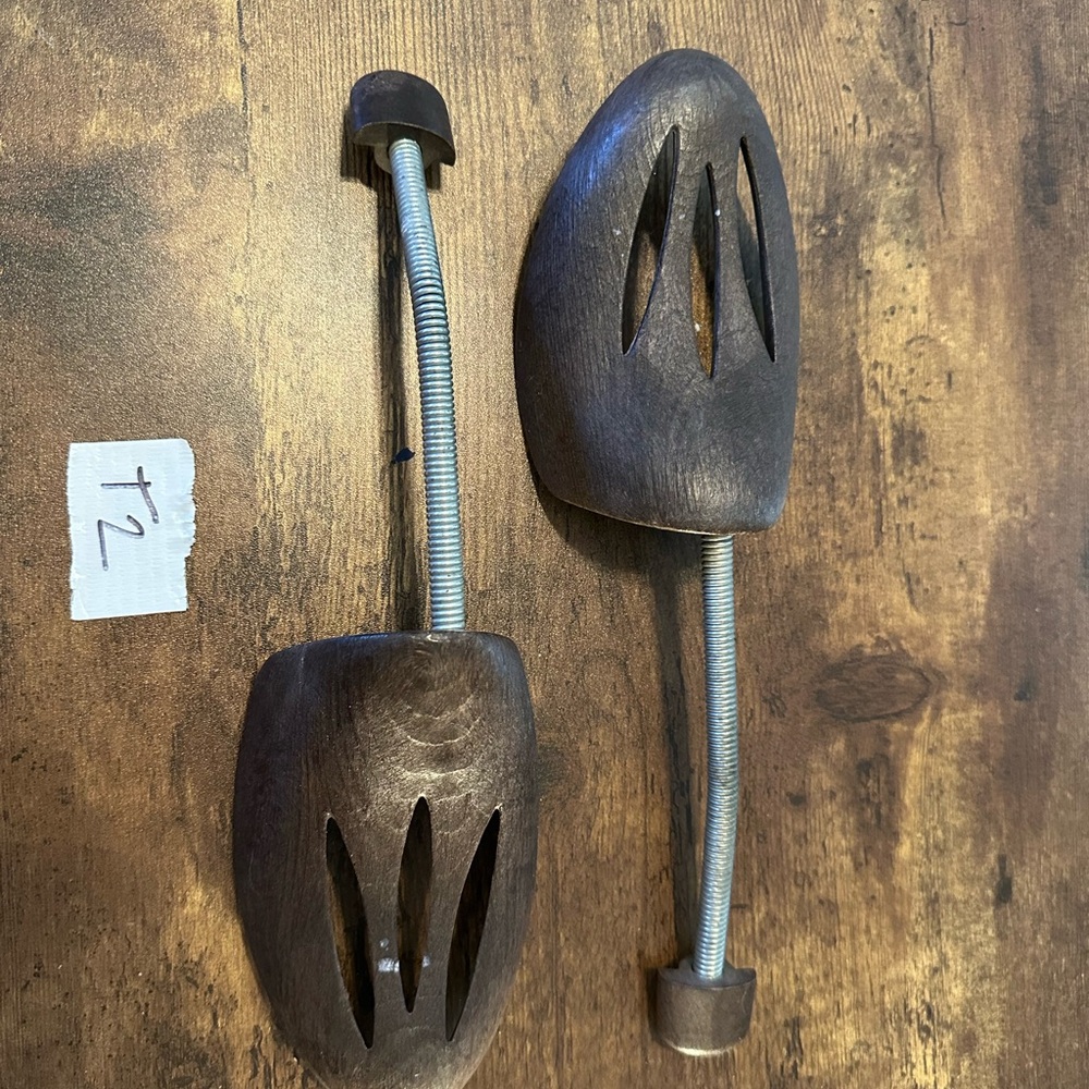 Wooden Shoe Trees - Dark Brown Shoe Stretchers (Pair)